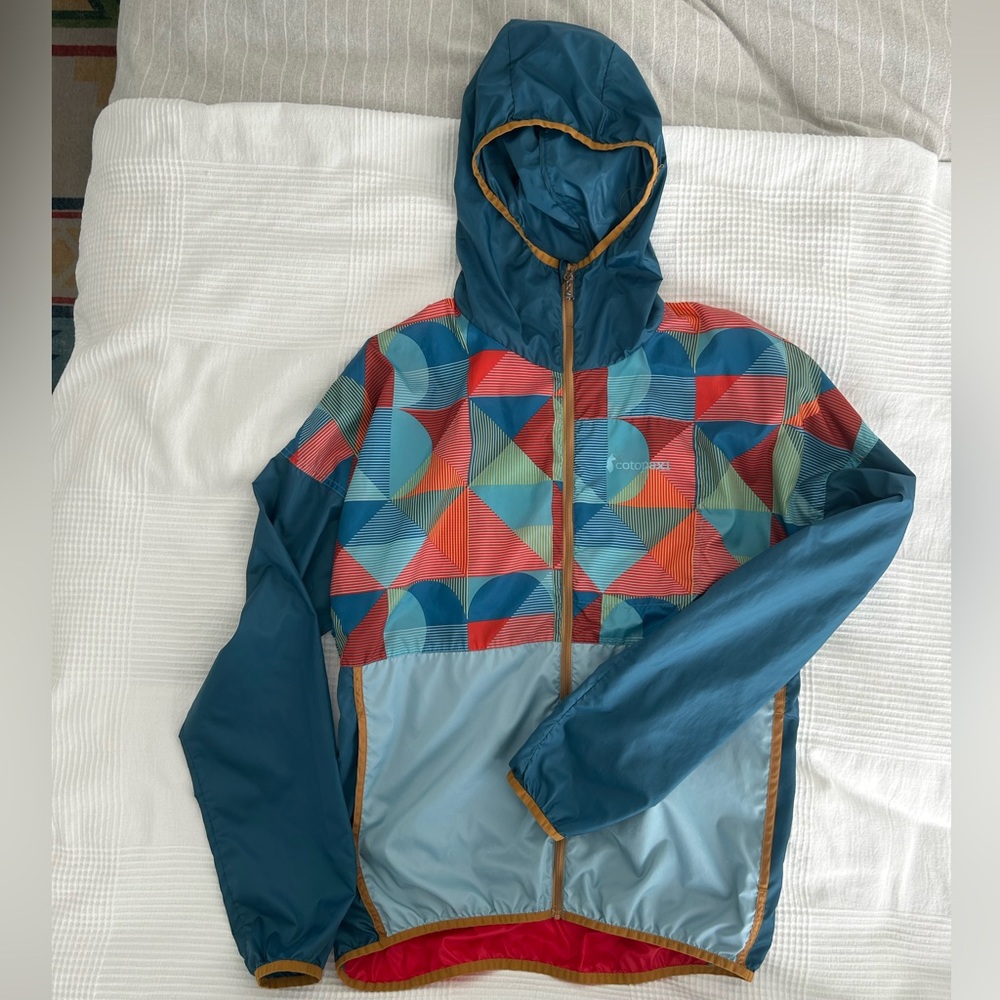 Men’s medium Cotopaxi windbreaker
